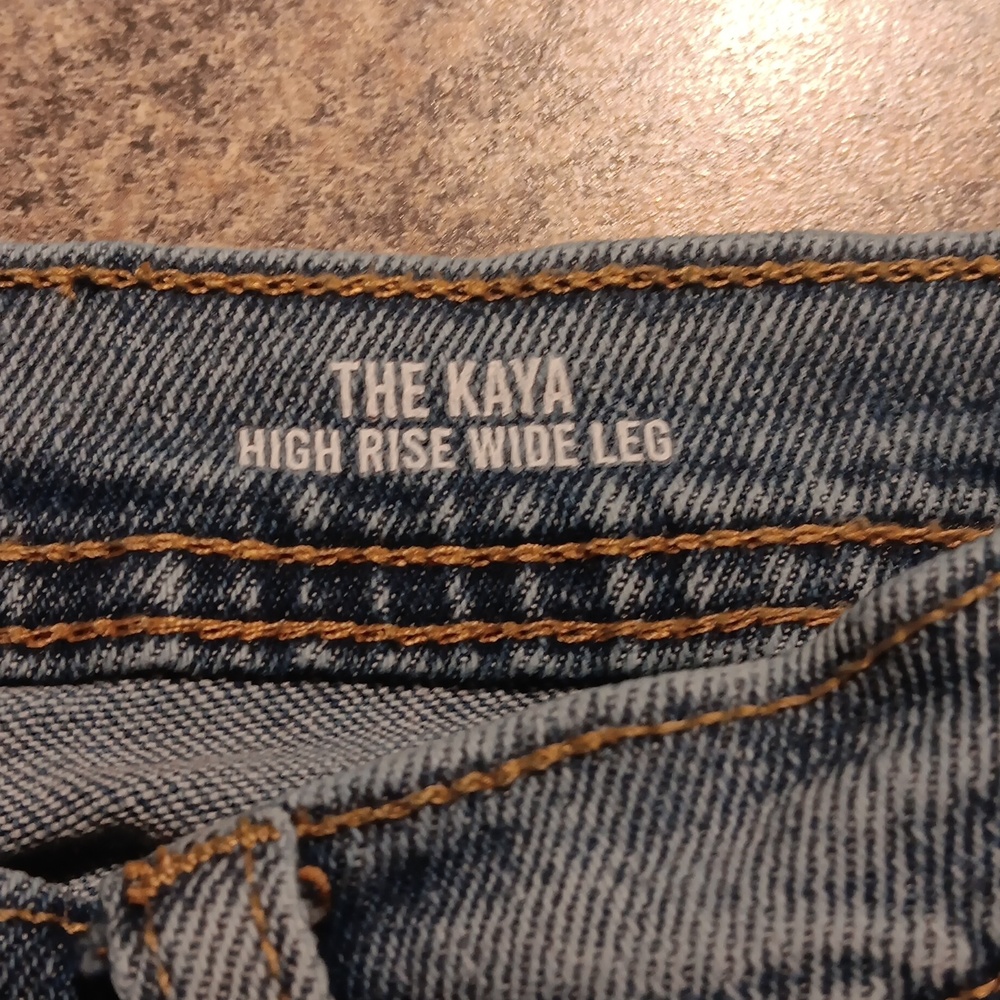 Kensie Washed Blue Wide-Leg High-Rise Jeans - Picture 8 of 11